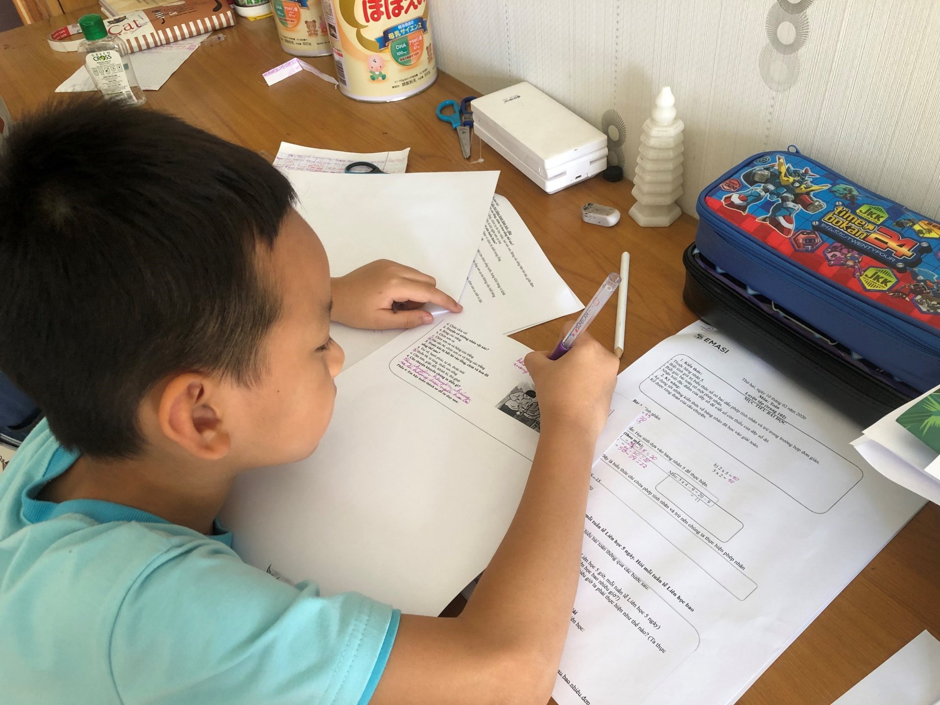 Khám Phá Cách Học Sinh EMASI Học Trực Tuyến Tại Nhà