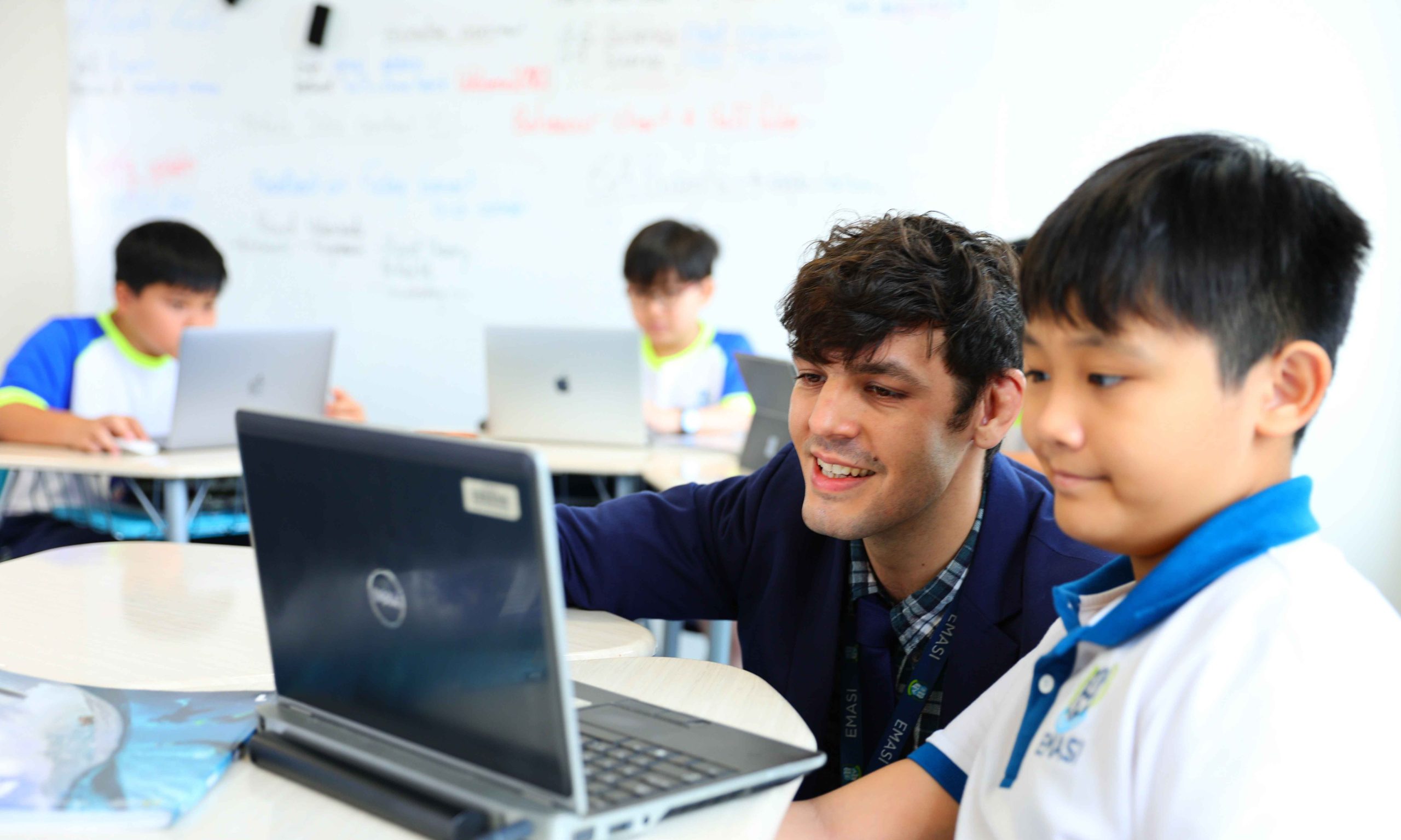 Học ngôn ngữ, hiểu văn hóa tại môi trường EMASI