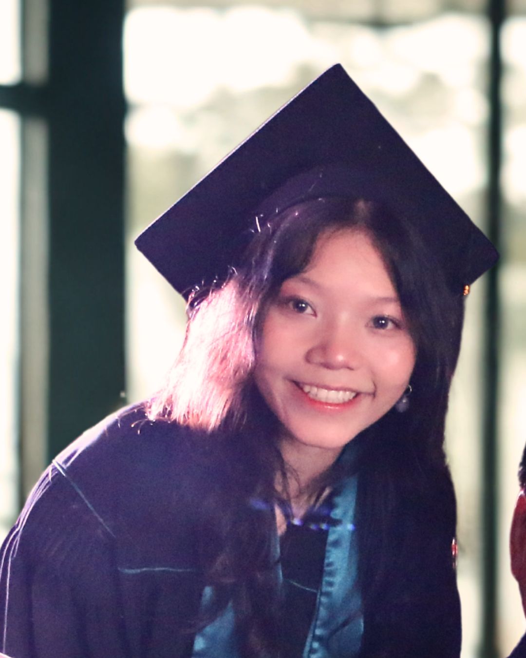 Em Chu Thanh Bình - Cựu học sinh Lớp 12E
