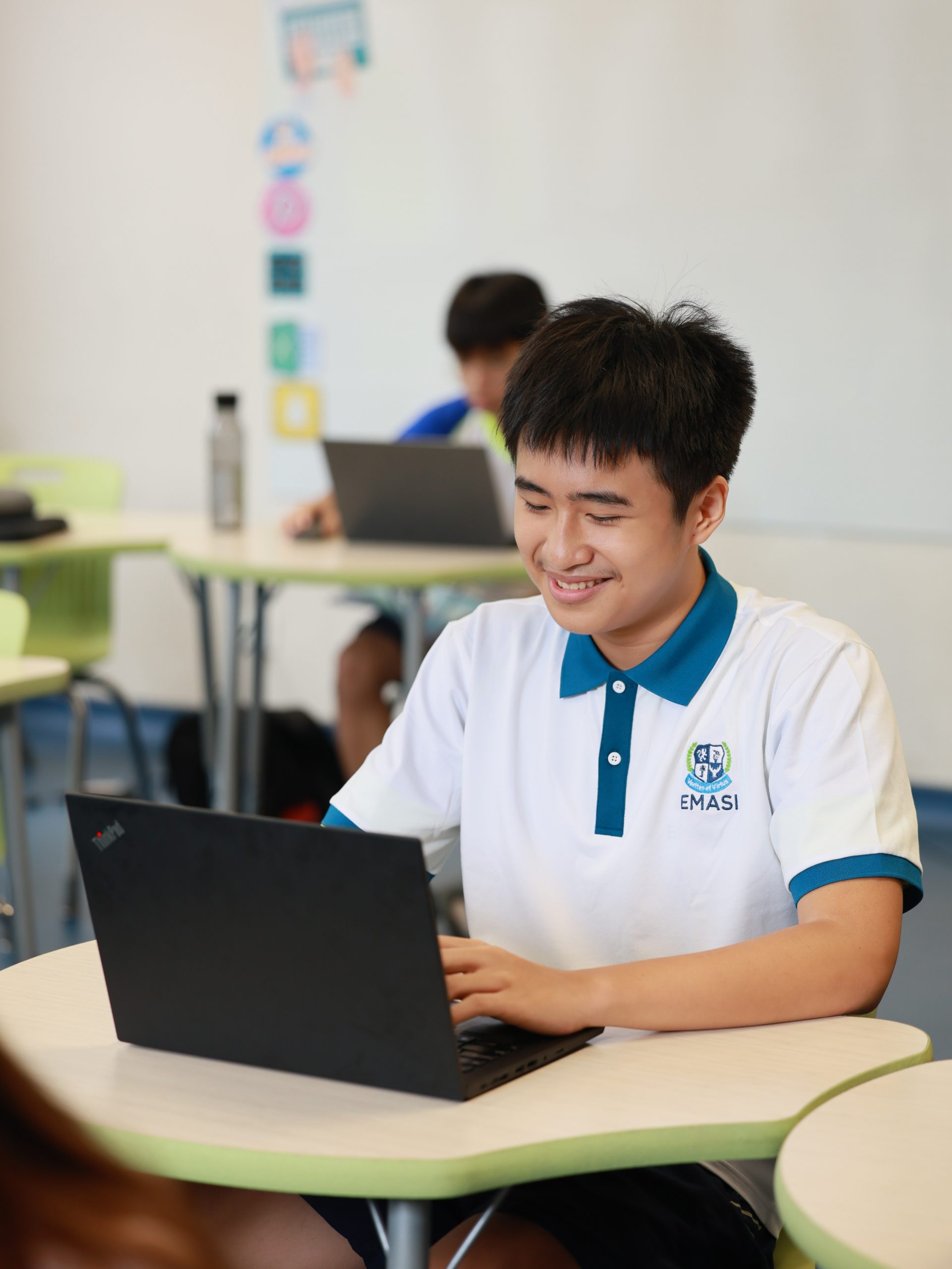 Register <br><strong> Scholarship